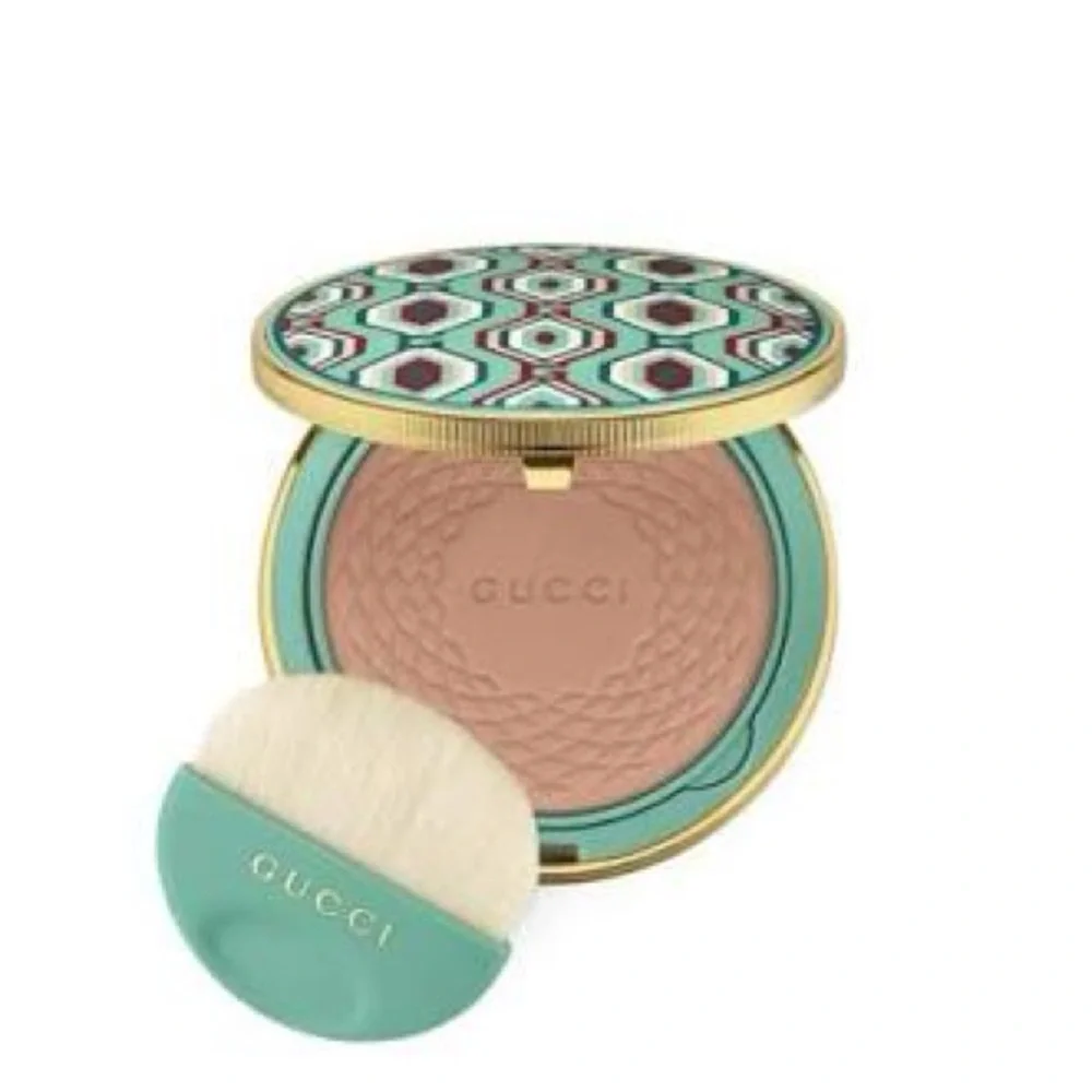 Gucci Limited Edition Powder - 01 - Picture 4 of 5